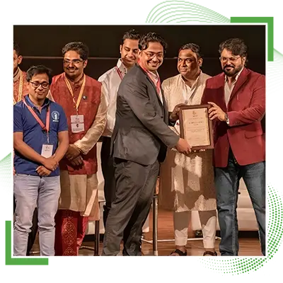 Mr. Arunava Chatterjee receiving The Best Startup Idea Award from Mr. Babul Supriyo, the Minister of IT and Tourism Department, Government of West Bengal