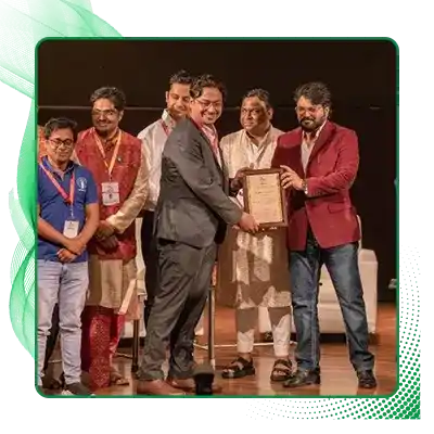 Mr. Arunava Chatterjee receiving The Best Startup Idea Award from Mr. Babul Supriyo, the Minister of IT and Tourism Department, Government of West Bengal